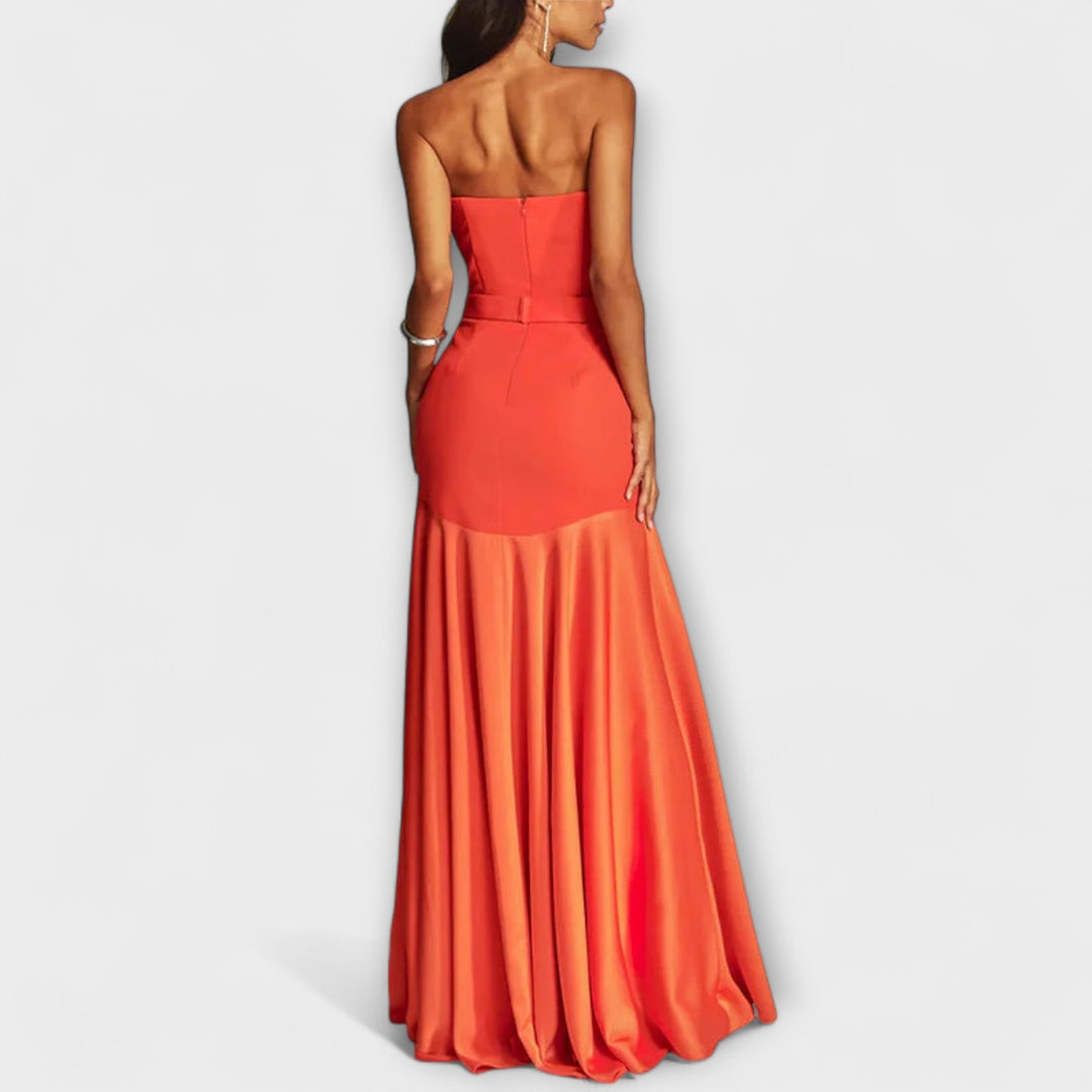 Vada - Off-Shoulder Maxi Dress with V-Neck